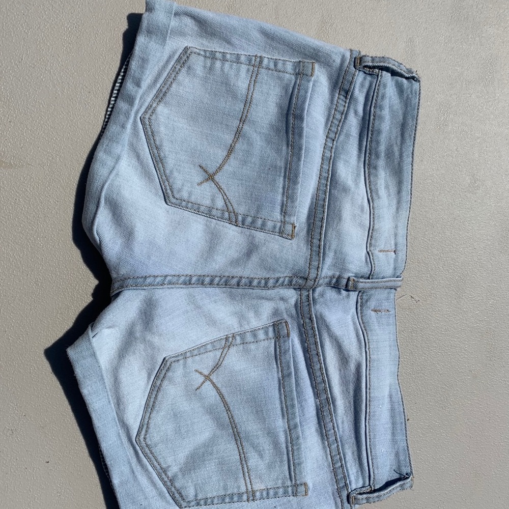 Shorts - Picture 3 of 3